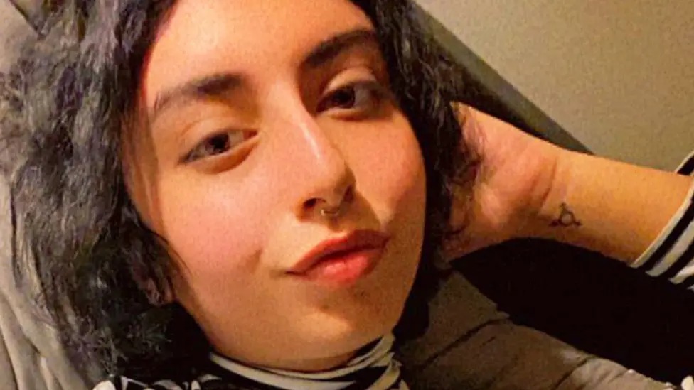 Lawyer in Saudi trans student's suicide note had embassy links, BBC finds Eden Knight has short dark hair and a nose ring. She has a tattoo on her left wrist showing a combination of the female and male sign